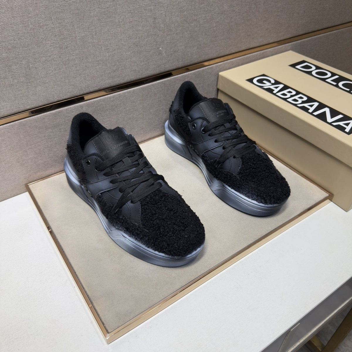Dolce & Gabbana Black Textured Low-Top Sneakers — hero
