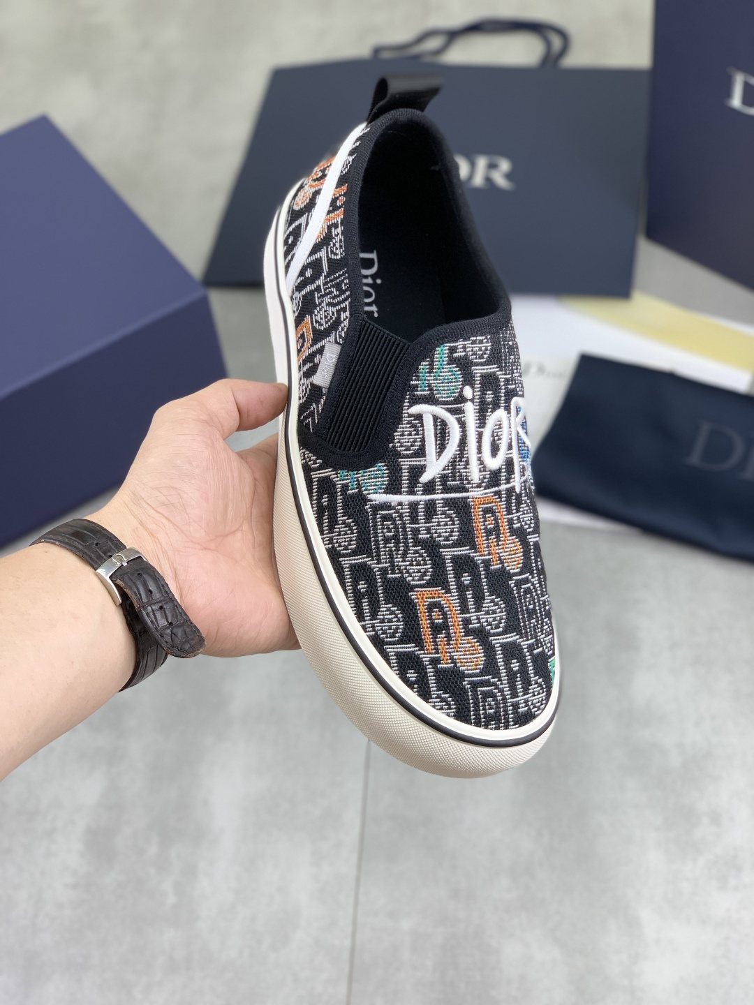 微商相册测试鞋子-Dior Graphic Canvas Slip-On Sneakers — front