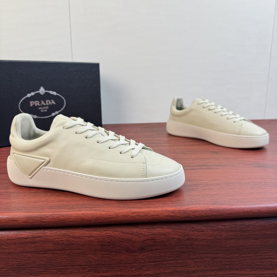Prada Triangle Detail Low-Top Sneakers — front
