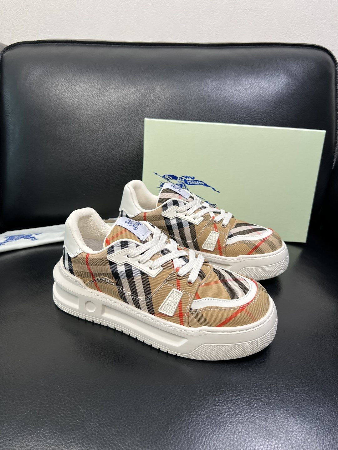 Burberry Black Beige Plaid Low-Top Sneakers — front