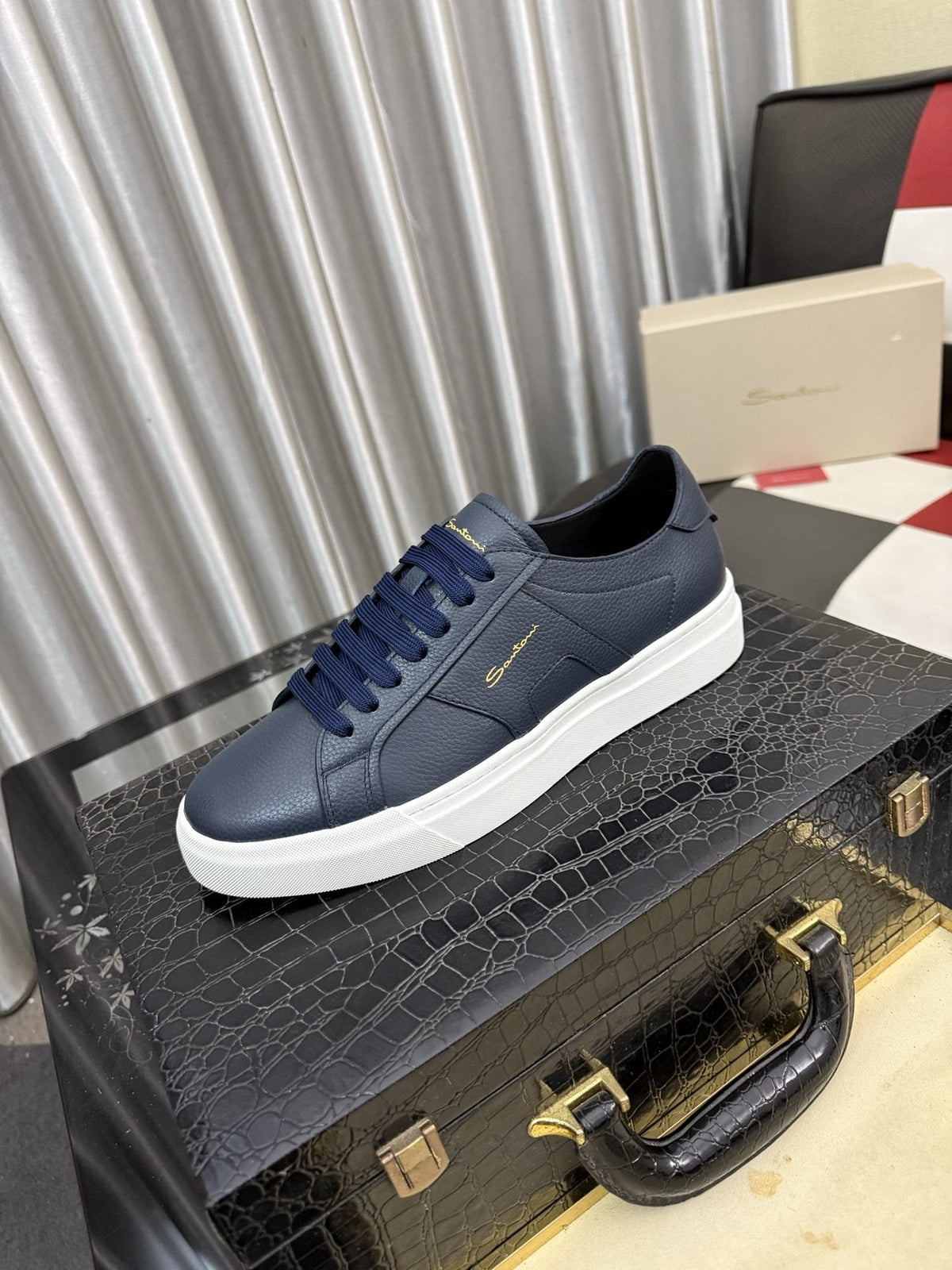 Santoni Textured Low-Top Sneakers — front