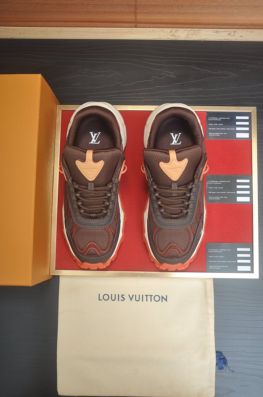 Louis Vuitton Low-Top Lug Sole Sneakers — front