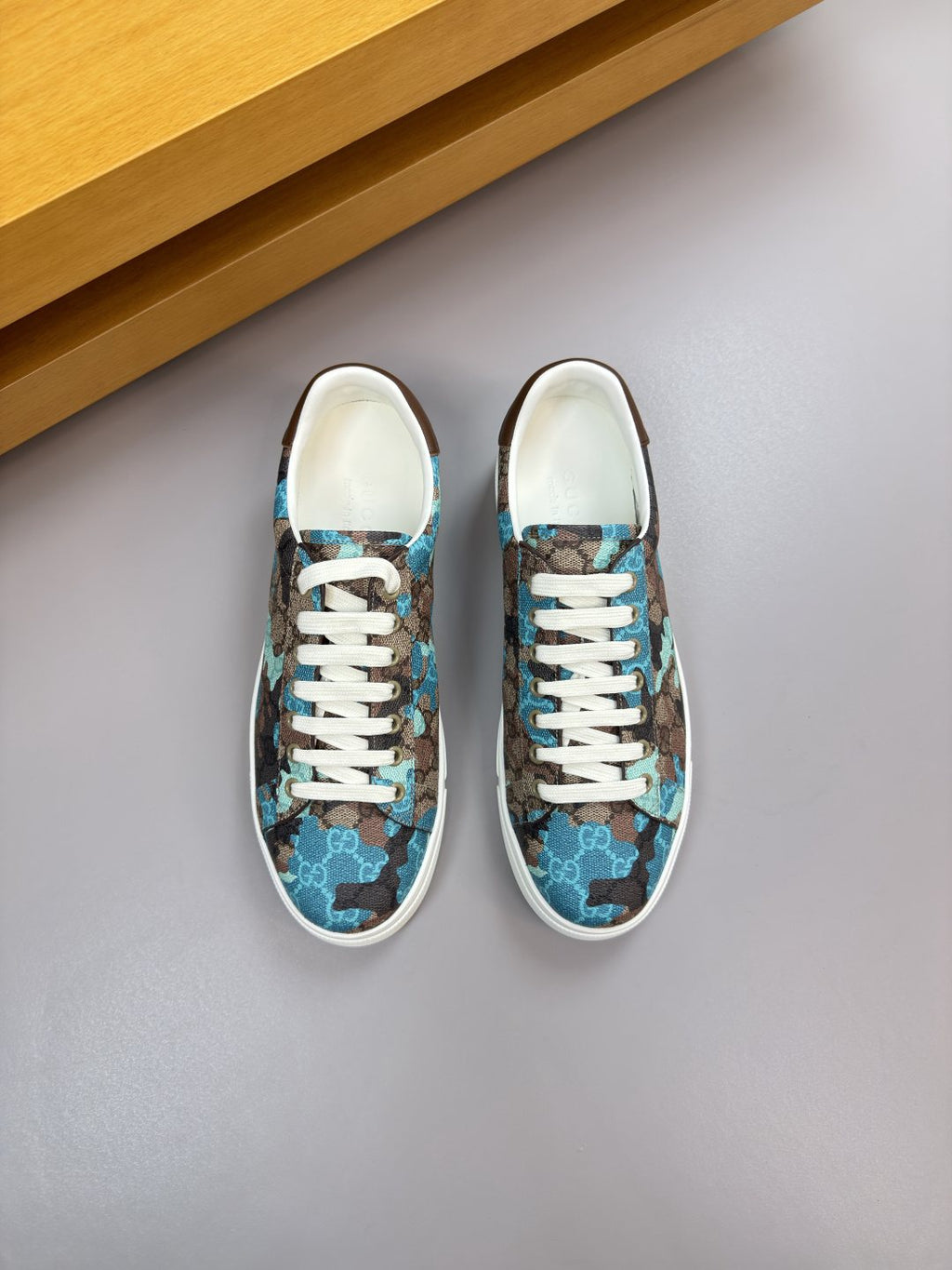 Gucci Turquoise Patterned Low-Top Sneakers — front