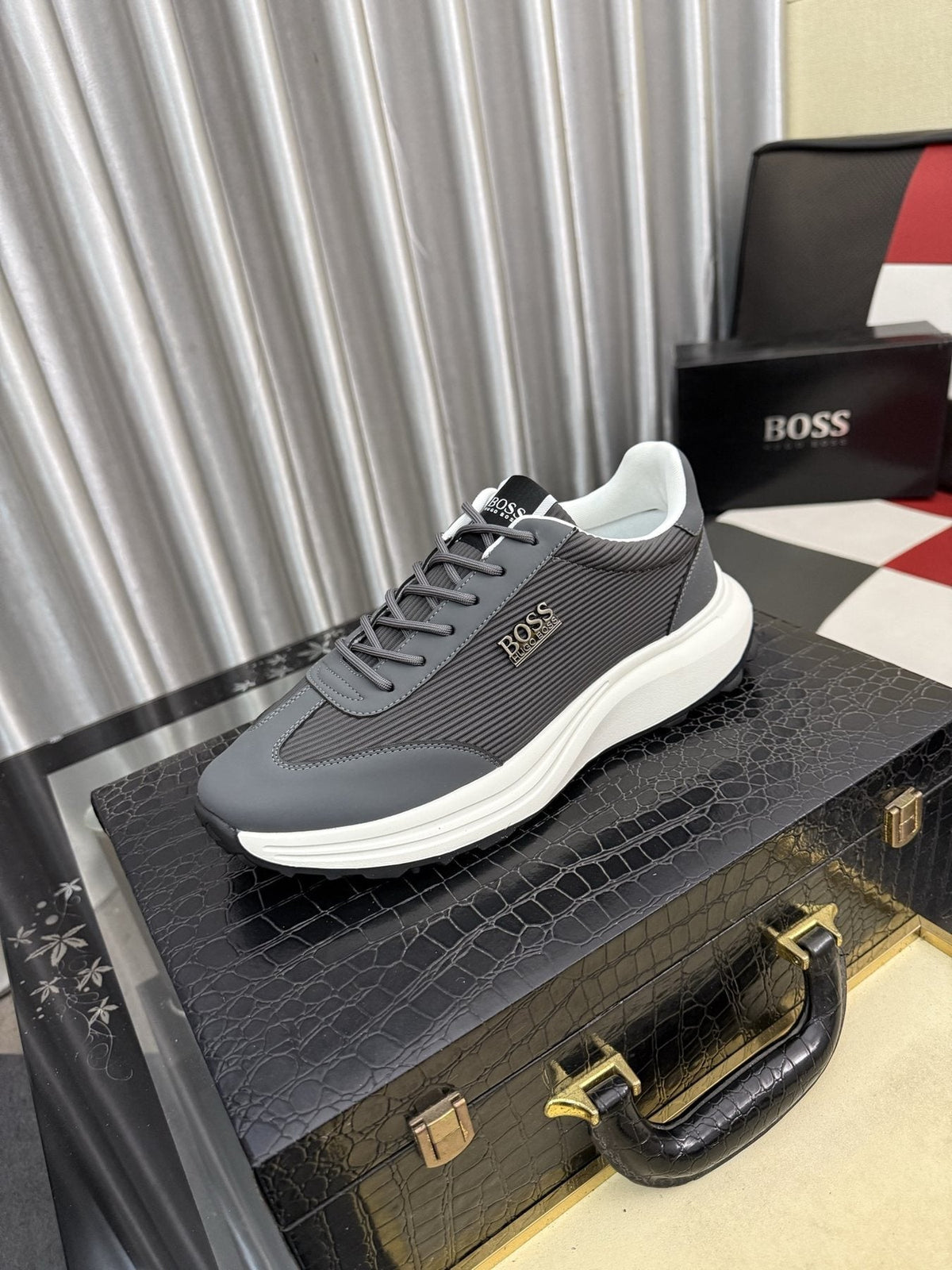 BOSS Mesh-Panel Low-Top Sneakers — front