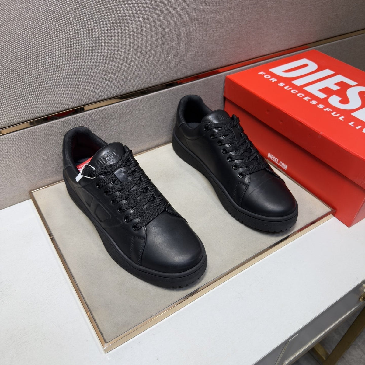 Diesel Men’s Low-Top Lace-Up Sneakers — front