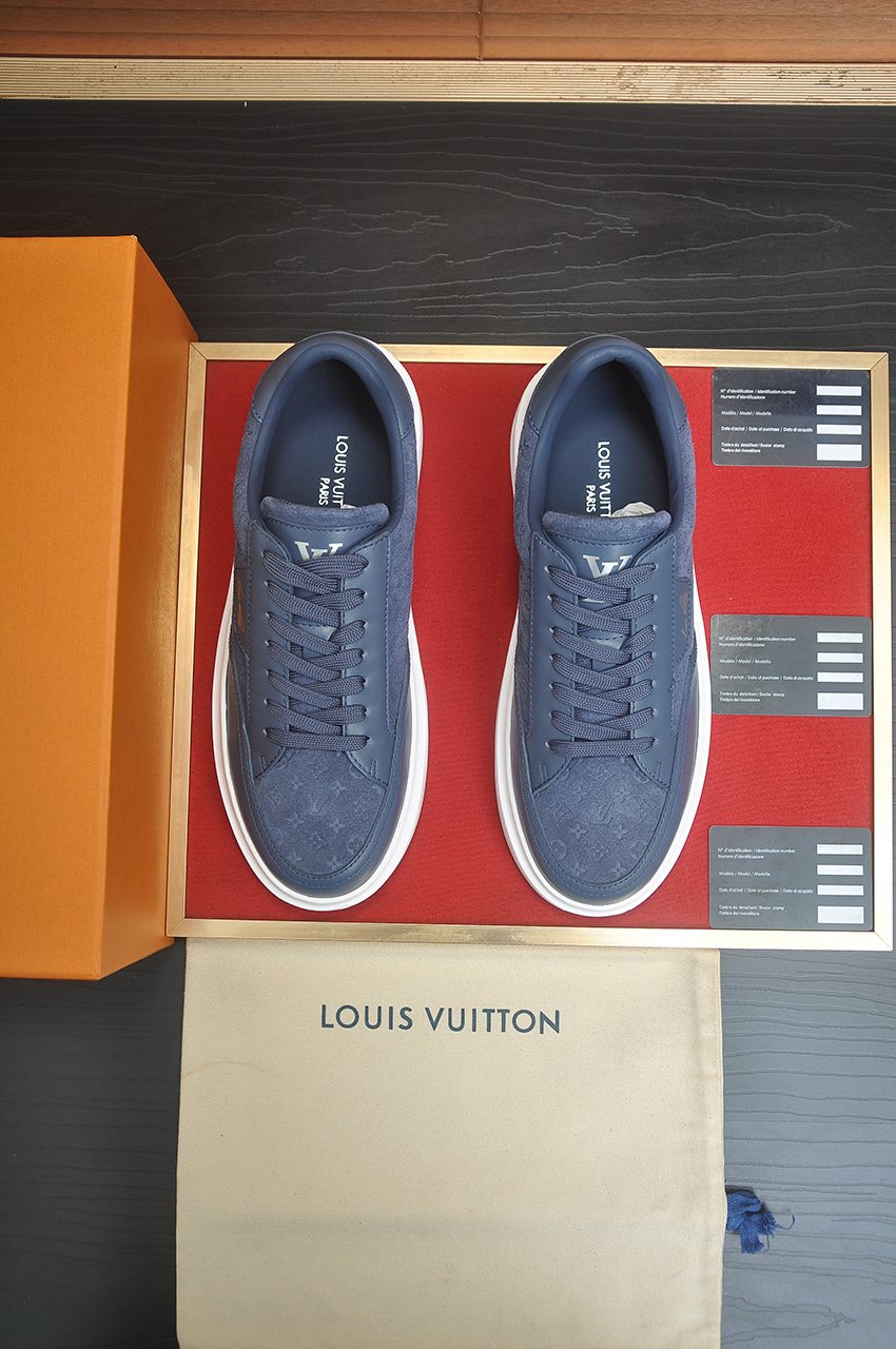 Louis Vuitton Textured Low-Top Sneakers — front
