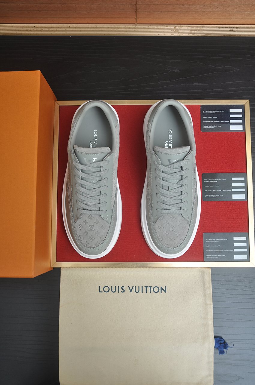 Louis Vuitton Textured Low-Top Sneakers — front
