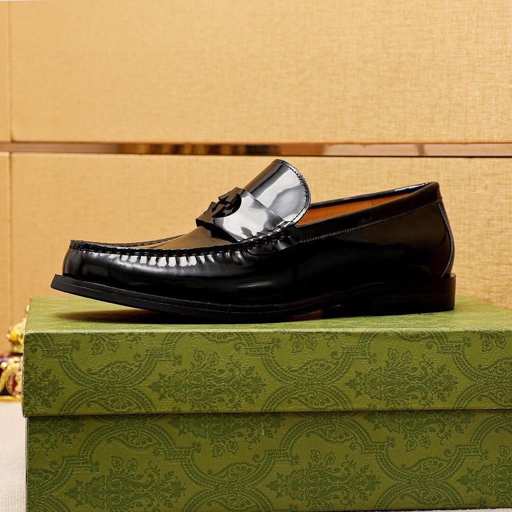 微商相册测试鞋子-Gucci Metal-Accent Moc-Toe Loafers — side