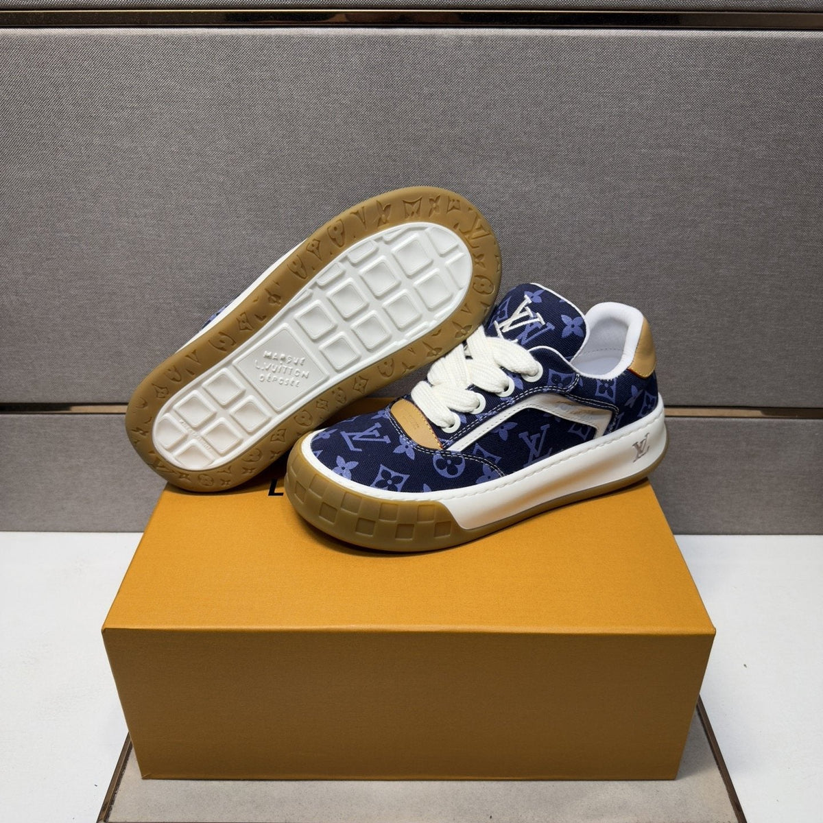 Louis Vuitton Patterned Low-Top Sneakers — front